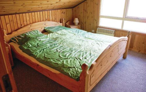 Postel nebo postele na pokoji v ubytování Beautiful Home In Extertal With 3 Bedrooms, Sauna And Wifi