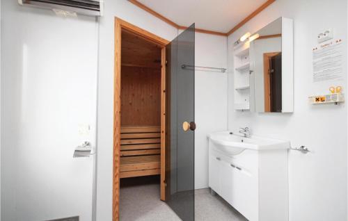 NedstrandにあるStunning Home In Nedstrand With 4 Bedrooms, Sauna And Wifiのギャラリーの写真