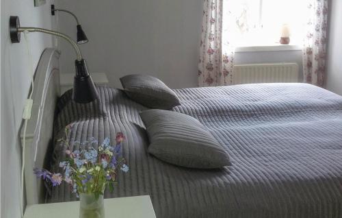 Letto o letti in una camera di 2 Bedroom Cozy Home In Kosta