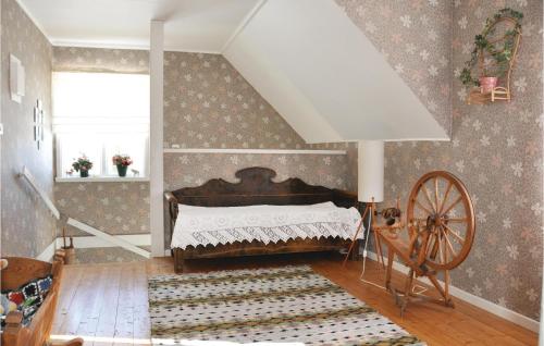 Postel nebo postele na pokoji v ubytování 3 Bedroom Cozy Home In Ekshrad