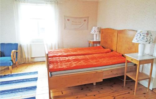 Postel nebo postele na pokoji v ubytování Gorgeous Home In Bodafors With Kitchen