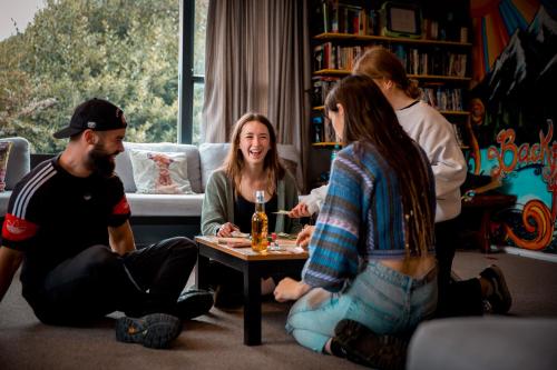 Clientes alojados en The Black Sheep Backpackers