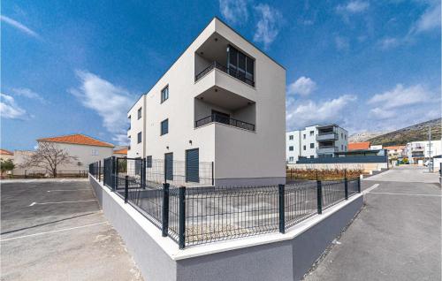 2 Bedroom Nice Apartment In Trogir