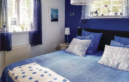 Llit o llits en una habitació de Pet Friendly Home In Sollebrunn With Wifi