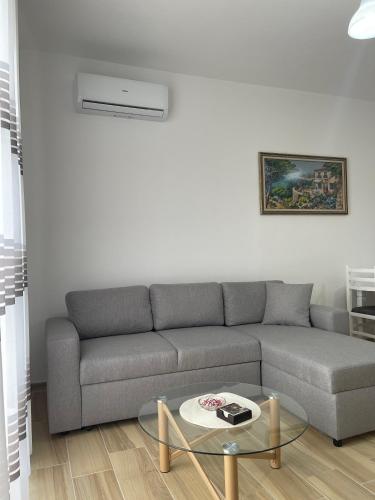 Χώρος καθιστικού στο Atrium Residency