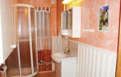 Koupelna v ubytování Nice Home In Lesjfors With 3 Bedrooms And Sauna