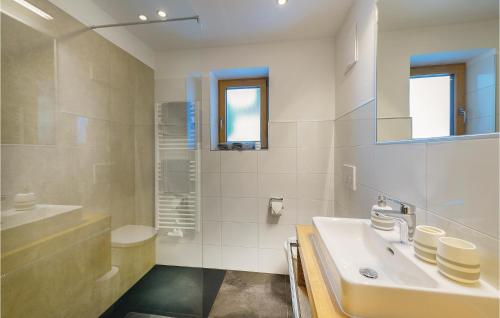 Kúpeľňa v ubytovaní Schoene Ferienwohnung-Grossarl