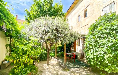 Stunning home in Nyons with 3 Bedrooms and WiFi