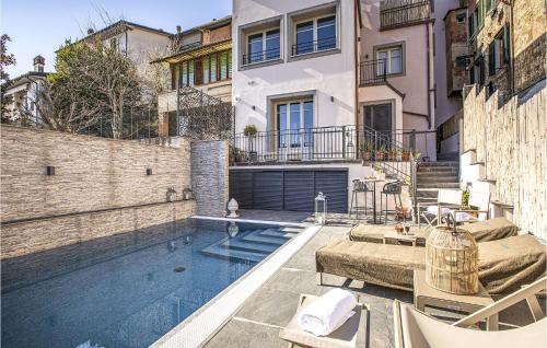 Beautiful apartment in Lamporecchio with WiFi, 2 Bedrooms and Outdoor swimming pool