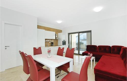 Two-Bedroom Apartment In Sibenik