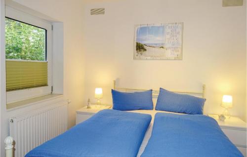 מיטה או מיטות בחדר ב-Nice Home In Insel Poel With House Sea View
