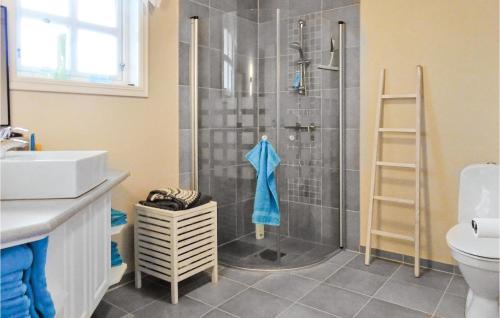 Koupelna v ubytování Awesome Home In Egersund With Wifi