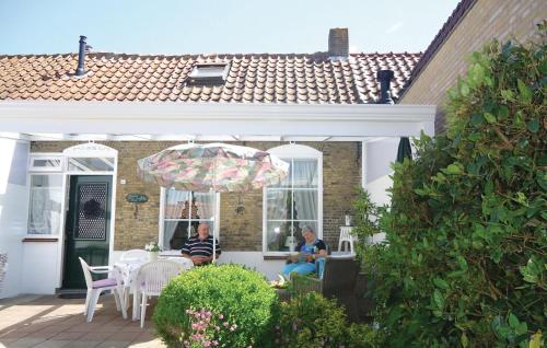 Awesome Home In Stavenisse With 2 Bedrooms And Wifi
