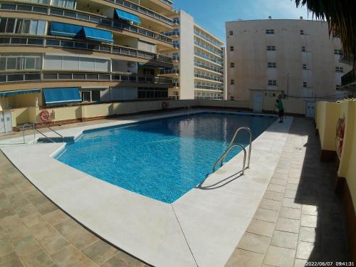 Bazén v ubytovaní Holidays2Torremolinos Studio in Loma del Colegial Torremolinos close to center with pool, rooftop terrace alebo v jeho blízkosti