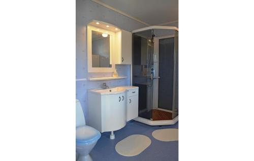 Koupelna v ubytování Nice Home In Lenhovda With Wifi