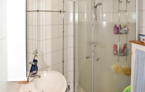 Koupelna v ubytování Gorgeous Home In Vimmerby With Wifi