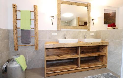 Koupelna v ubytování Awesome Home In Kolsassberg With Kitchen