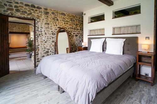 Imagen de la galería de Maison de charme à proximité de Pau - 3 chambres - 6 p - Jardin, en Sendets