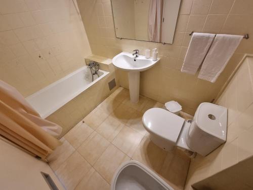 Apartamento junto a Praia com piscina.
