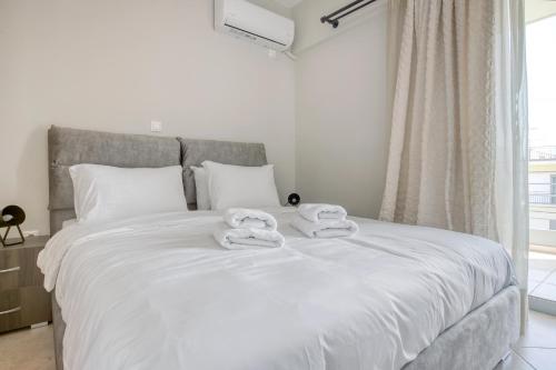 Sunny & cosy apt with balcony in Peristeri!
