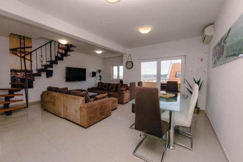 Large 3-bedroom apartment near Split Dalmatia