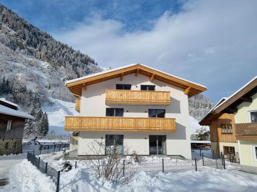 M1 - Mountain Living