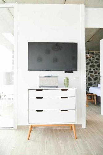 Μια τηλεόραση ή/και κέντρο ψυχαγωγίας στο Suites Bene LANZAROTE