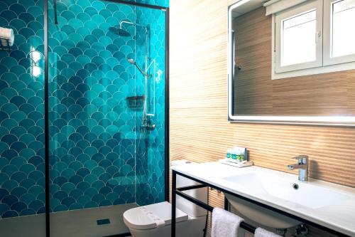 A bathroom at Casa de la Romanilla