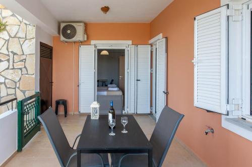 Φωτογραφία από το άλμπουμ του Hillside Seaview Apartment στον Σταλό