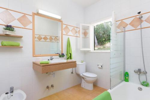 Vonios kambarys apgyvendinimo įstaigoje Villa Alessandra by Villa Plus