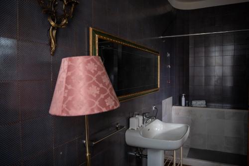 Ένα μπάνιο στο PALAZZO Bed and Breakfast