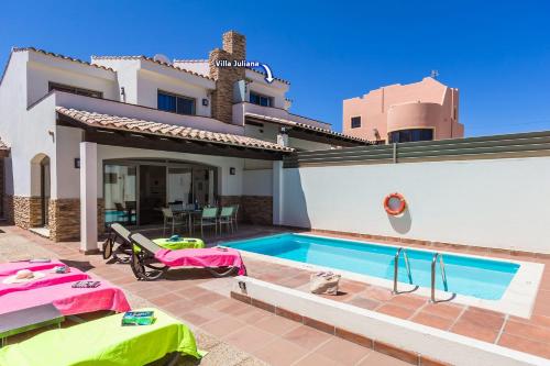 Villa Pino by Villa Plus