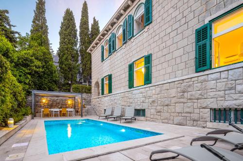 Stone Villa Majestic w Pool - Split Center