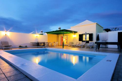 Villa Pacifico by Villa Plus