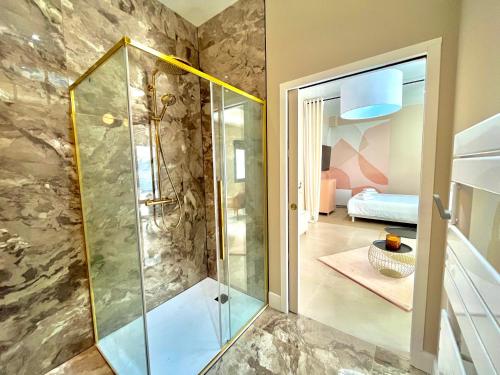 Ванная комната в Suite Monceau - Reims