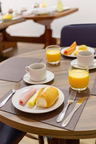 Makanan di atau berdekatan hotel