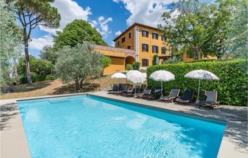 Nice Home In Chiusi With Sauna, Private Swimming Pool And Outdoor Swimming Pool