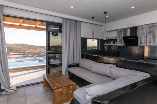 Gallery image of Sunset junior suites in Agios Ioannis