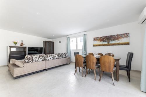 Villa Deluxe by Villa Plus
