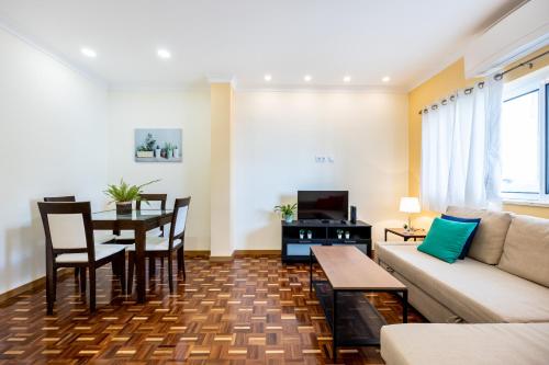 Urban City View Apartment