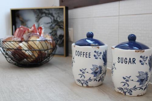Kemudahan buat kopi dan teh di Plaka Philoxenia Apartments