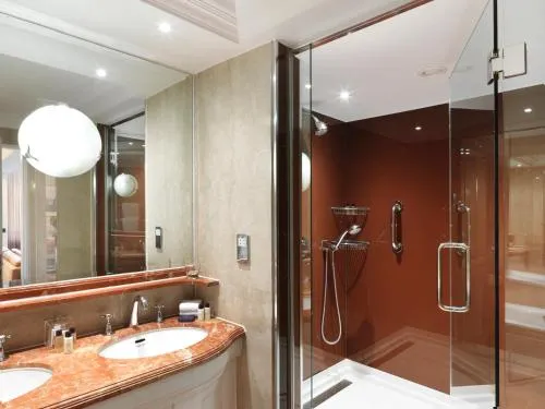 The Athenaeum Hotel & Residences photo 33