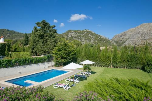 Villa Llobiner by Villa Plus