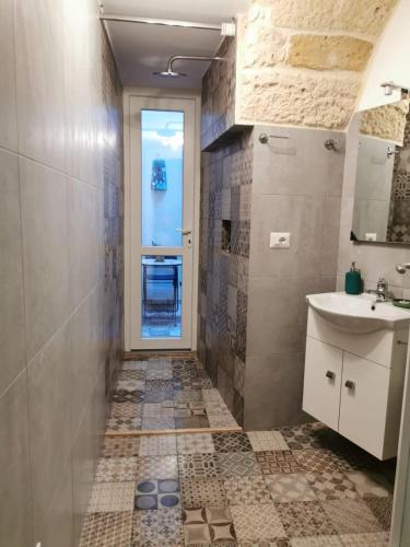 Santino Casa tesisinde bir banyo