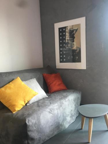 Ruang duduk di Belle chambre avec vue dans maison d'architecte
