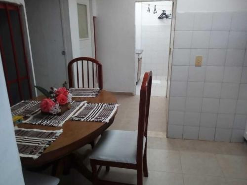 Fotografie z fotogalerie ubytování Comodo chalet, en una muy buena ubicación y rodeado de jardines v destinaci Chía