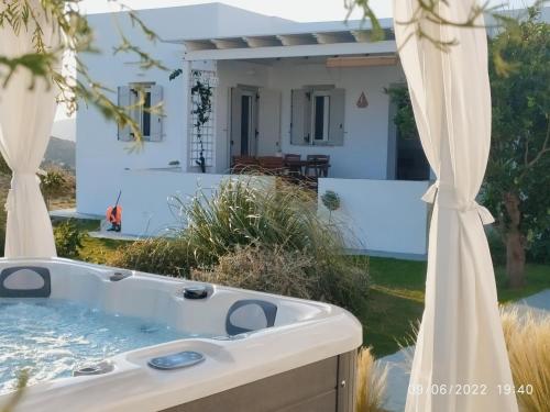 Imagen de la galería de GeoNi's villa & garden spa, en Apollonia