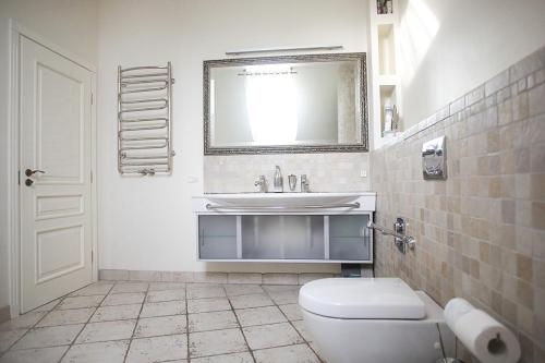 Ένα μπάνιο στο Janus Vila Karkleje