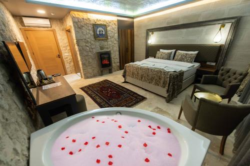 Ванна кімната в Ahiyan Hotel