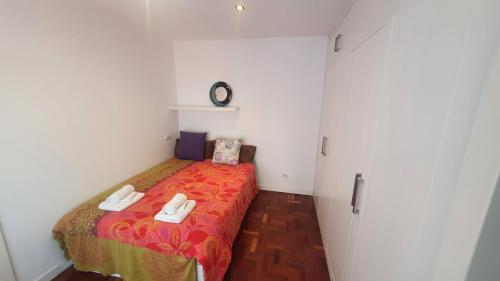 Postel nebo postele na pokoji v ubytování El 5º de Eusebio Miranda - con garaje · Wifi · 3 hab · 2 baños